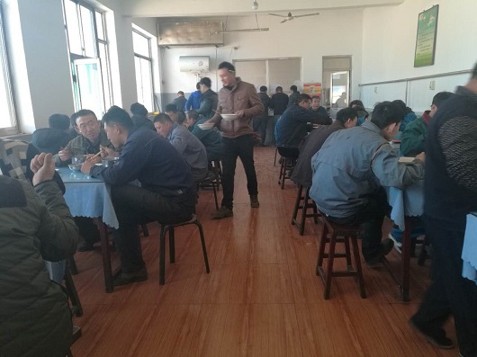 近日山西盛大鋼結(jié)構(gòu)食堂被吃貨們擠爆啦，到底是何美味？