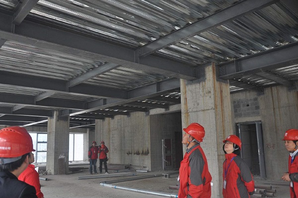 鋼結(jié)構(gòu)和混凝土建筑，對比一下就知道哪個(gè)適合建廠房